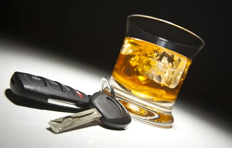 La volan, fără permis şi sub influenţa alcoolului
