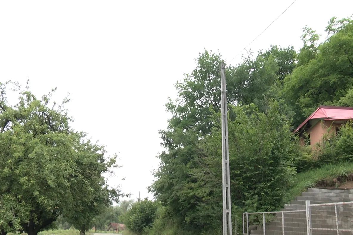 O problemă semnalată în luna martie pe una din străzile din Sighetu Marmației nu a fost rezolvată nici până acum