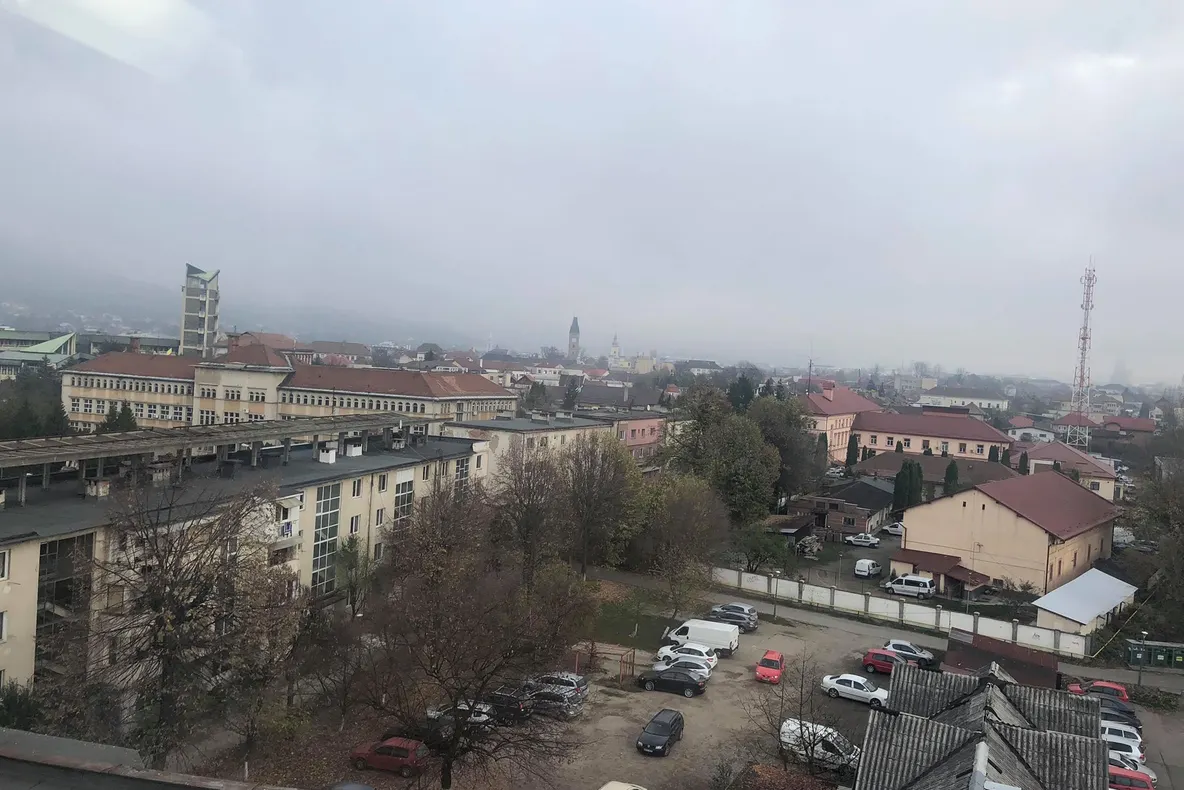 Vreme deosebit de rece, ninsori și intensificări ale vântului la munte, în Maramureș
