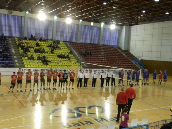 VOLEI: Știința Explorări - Dinamo 1-3