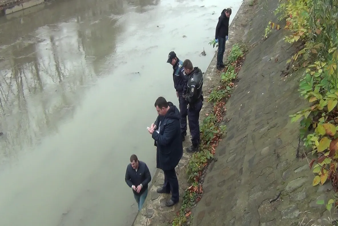 Bărbat găsit mort în Râul Săsar