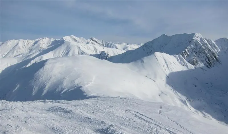 Risc ridicat de producere de avalanșe în Munții Maramuresului și Muntii Gutâi