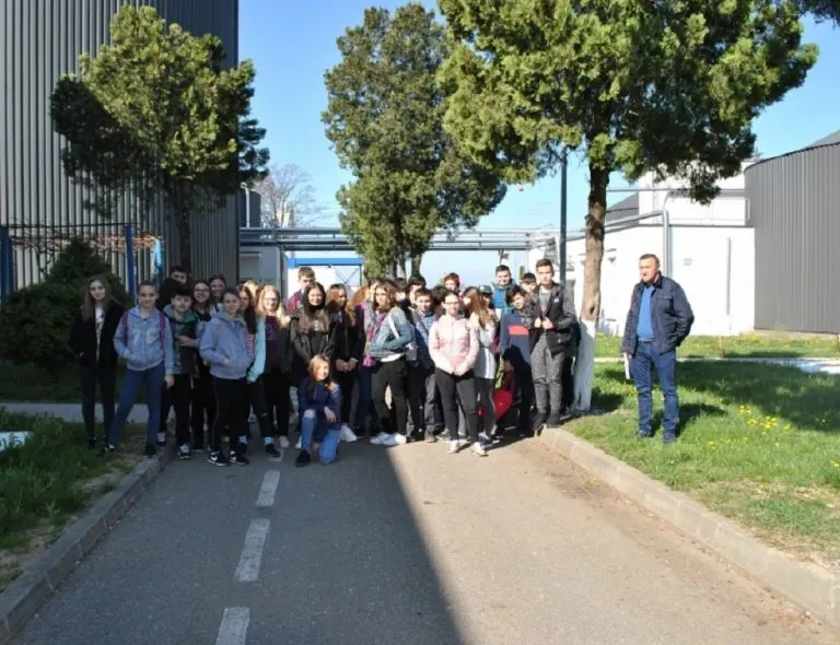 Şcoala Altfel - elevii au fost martorii eliminării poluanților din apa uzată