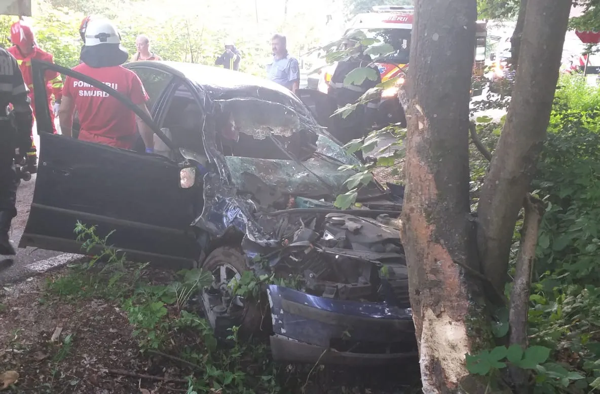 Accident rutier cu un mort și doi răniți