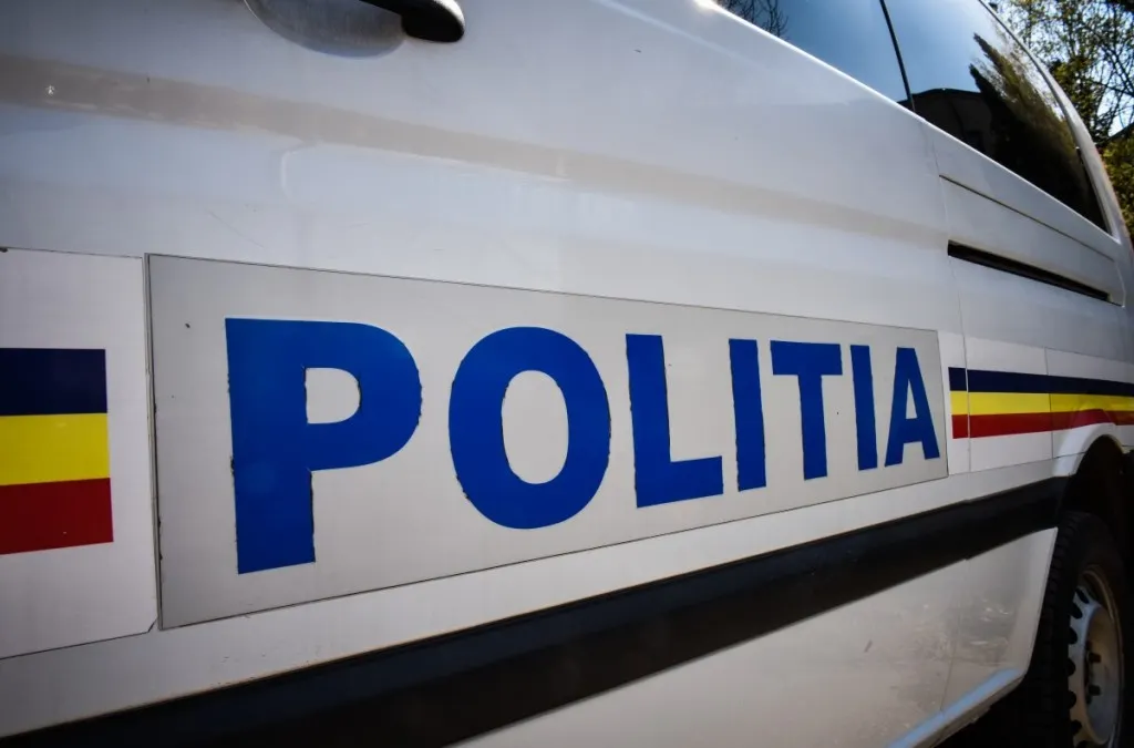 Sfaturi de la polițiști pentru copiii din tabăra de vară organizată în această săptămână la Dumbrăviţa