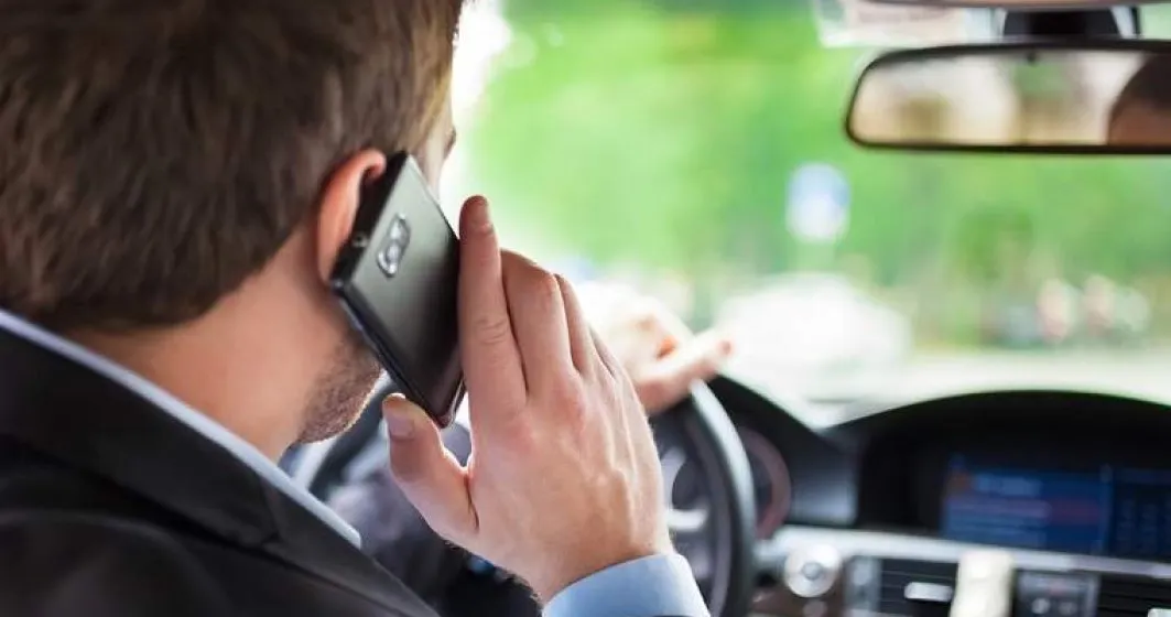Fără mobil când conduceți! Urmează  SANCȚIUNI DURE