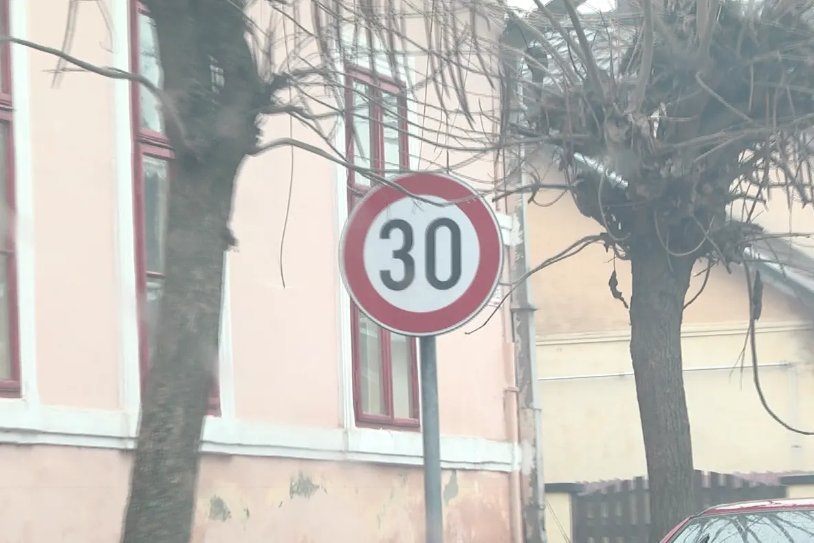 Măsuri pentru eficientizarea circulației rutiere pe mai multe străzi din Sighetu Marmației