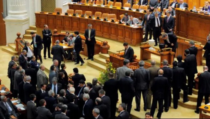 Guvernul Dăncilă a picat! 238 de parlamentari au votat împotriva PSD