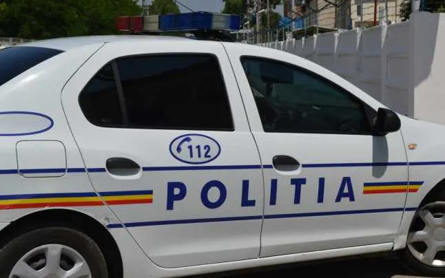 Maramureșean reţinut de poliţişti pentru 24 de ore după ce a agresat 3 tineri