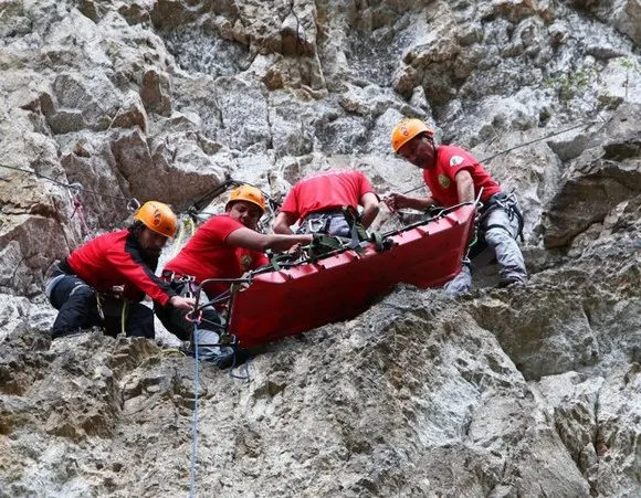 Salvamontiștii maramureșeni intervin pentru salvarea unui turist ceh