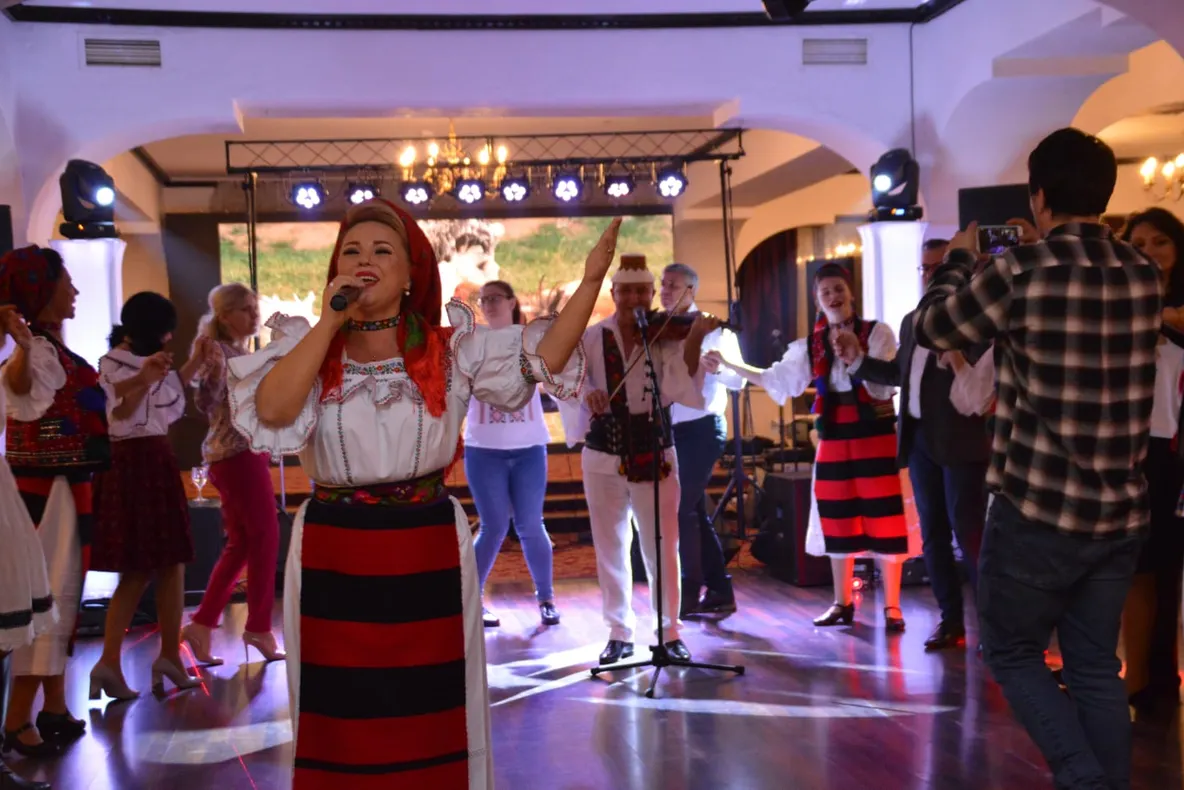 Tradiţiile Maramureșului, promovate la Bucureşti