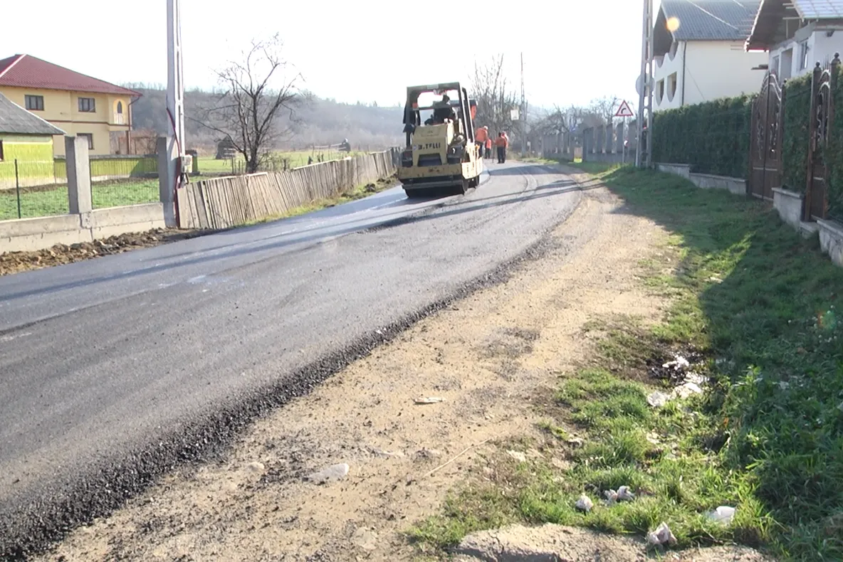 Investiții în drumuri într-o comună din Maramureș