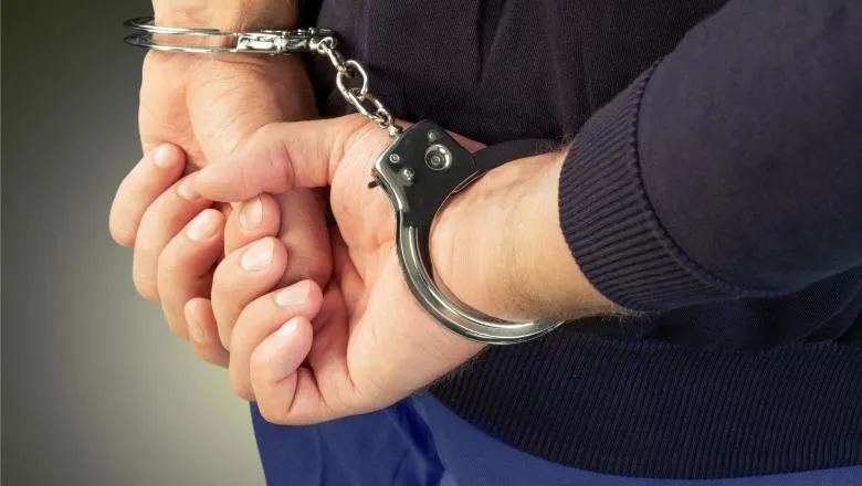 Maramureșean condamnat pentru viol, depus în penitenciar de poliţişti
