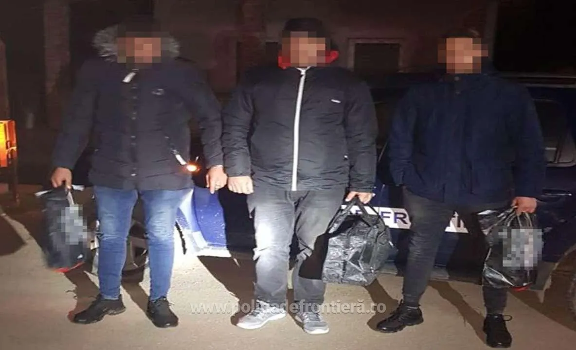 Doi cetăţeni algerieni și trei cetăţeni libieni depistaţi de polițiștii de frontieră sătmăreni