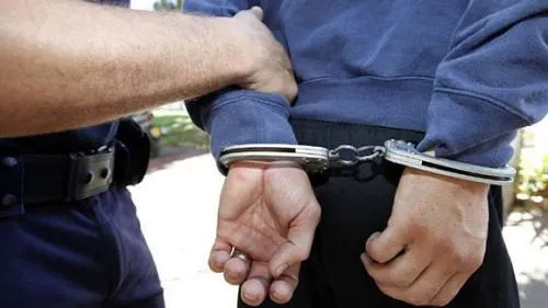 Bărbat din Giuleşti, condamnat la închisoare pentru contrabandă, depus după gratii de poliţişti
