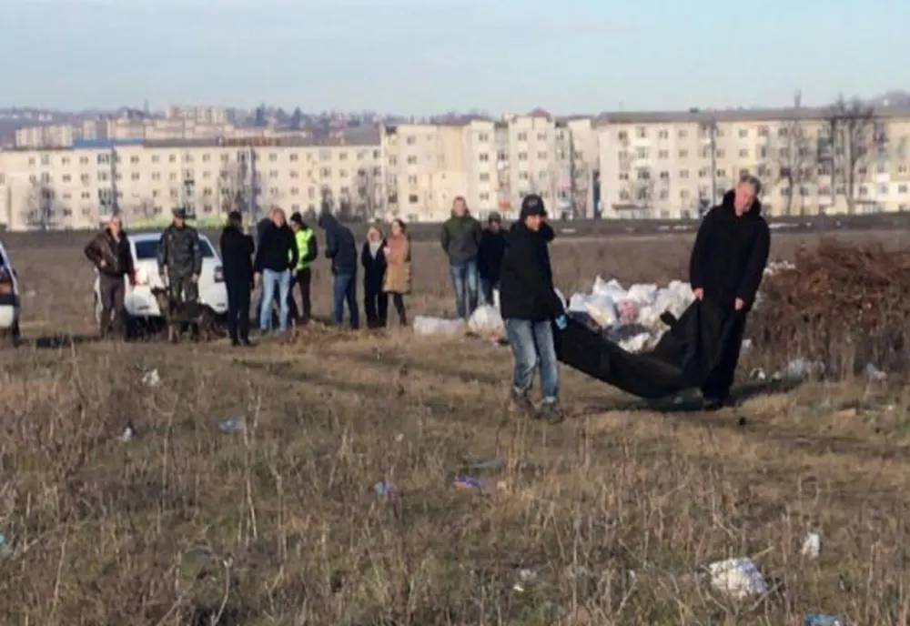Mister total în cazul femeii găsite moartă pe câmp și dezbrăcată