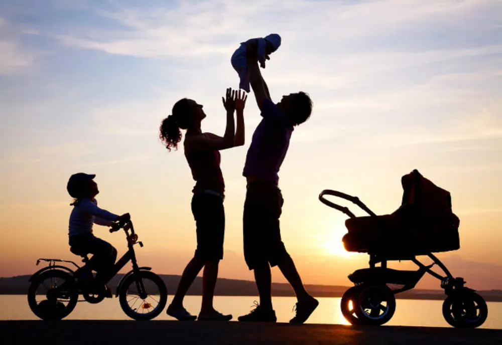 Oficial! Zile libere plătite pentru părinții cu copii sub 12 ani