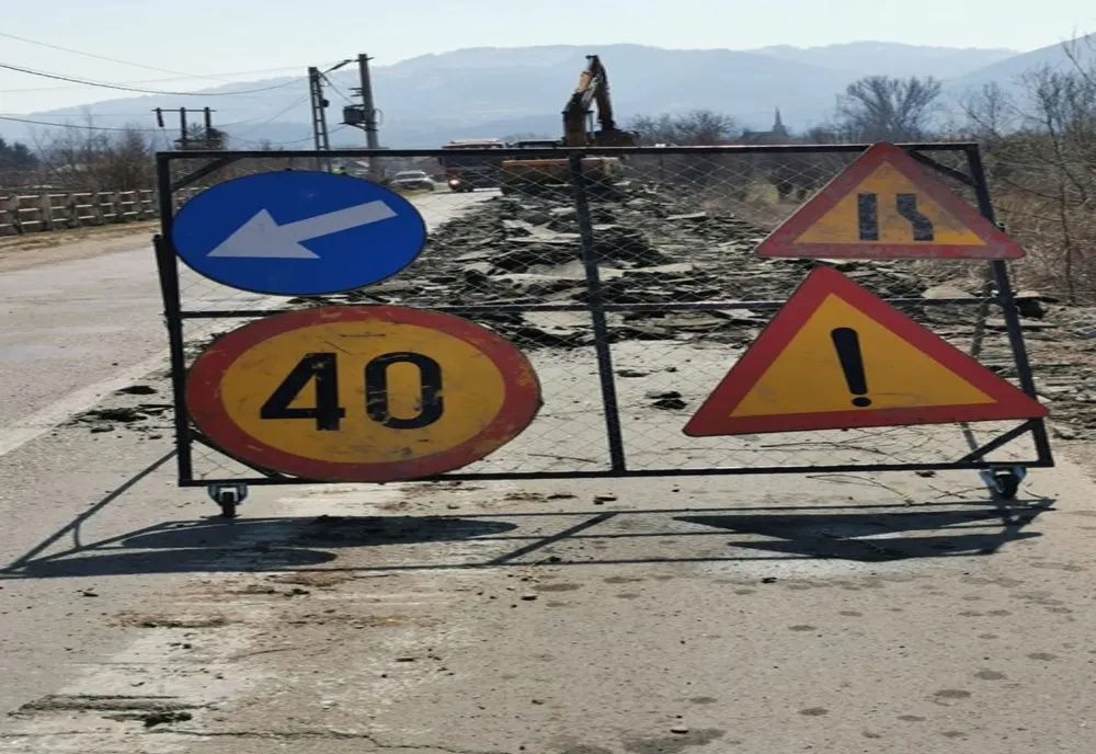 Se lucrează intens pentru reabilitarea Drumului Județean 186 pe Valea Izei