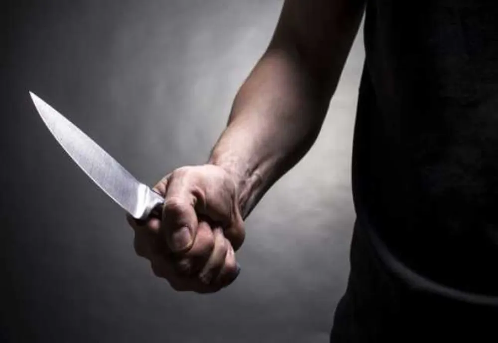 Bărbat în stare gravă după ce a fost înjunghiat de propriul frate