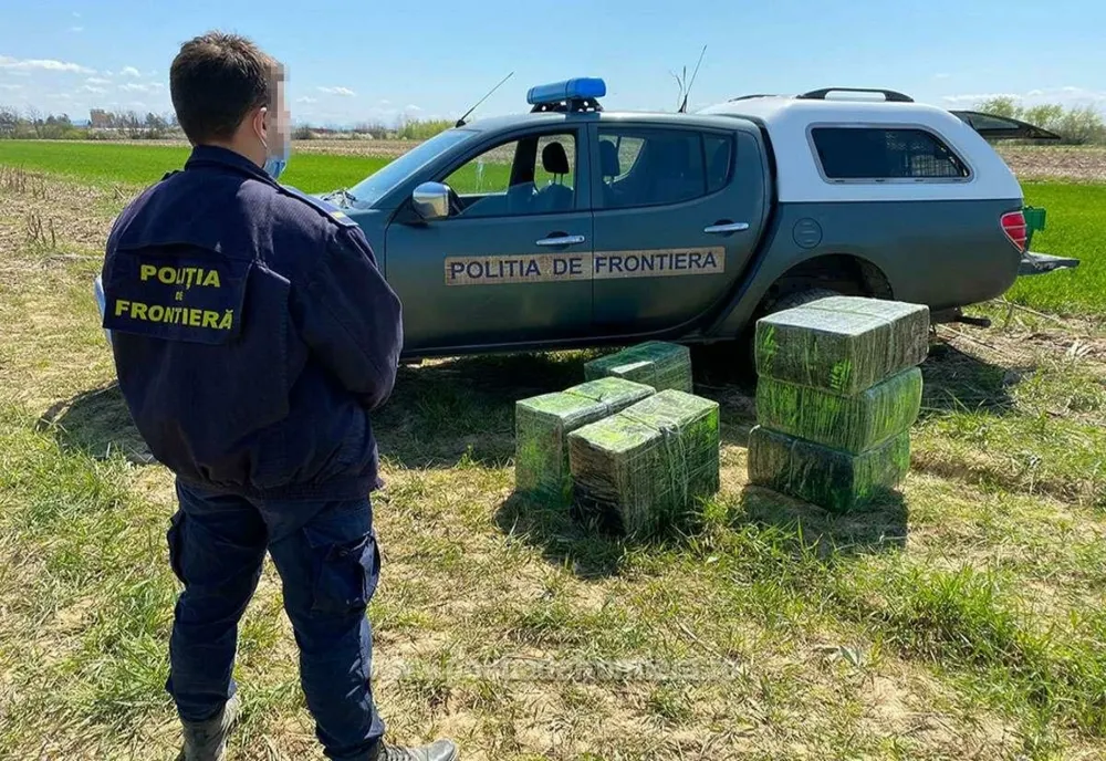 Țigări de contrabandă de circa 94.000 lei, confiscate de polițiștii de frontieră din Maramureș 