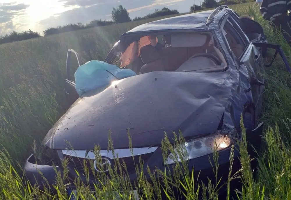 Accident în Lăpușel provocat de un şofer de 80 de ani! Acesta şi un pasager au ajuns la spital