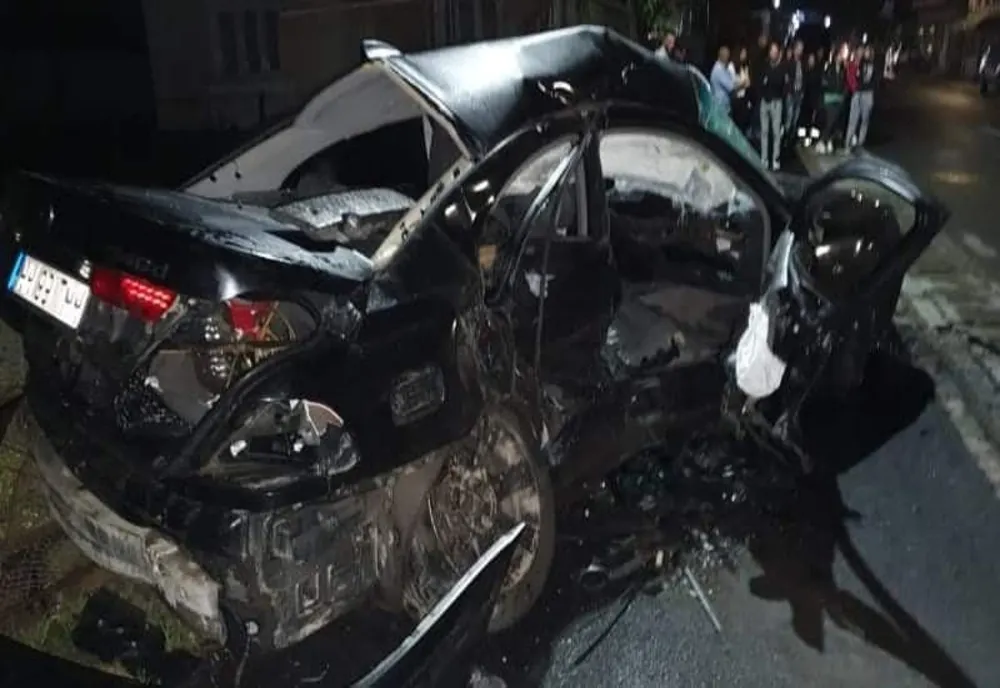 FOTO | Grav accident în judeţul Maramureş! O tânără de 14 ani a murit, alţi doi tineri sunt în stare gravă
