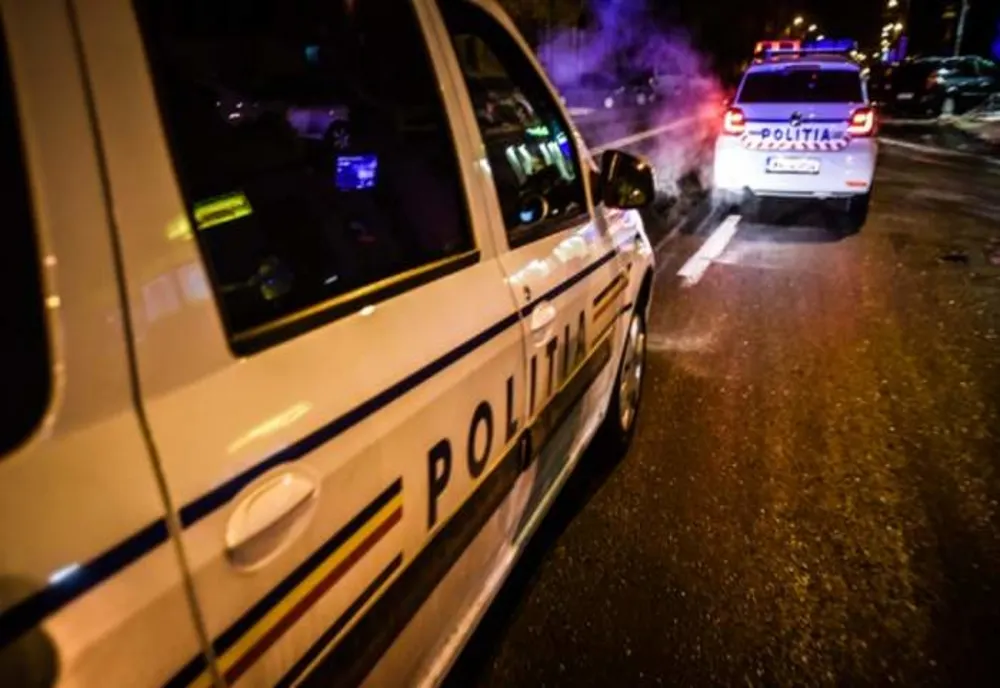 Urmărire în trafic în Sighetu Marmaţiei! Un tânăr de 17 ani, aflat la volanul unei maşini, a încercat să scape de poliţişti