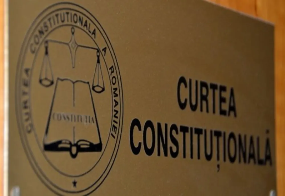 MOTIVAREA în cazul moţiunii de cenzură depusă de USR şi AUR: CCR nu poate decide dacă listele de semnături prezintă ştersături sau sublinieri