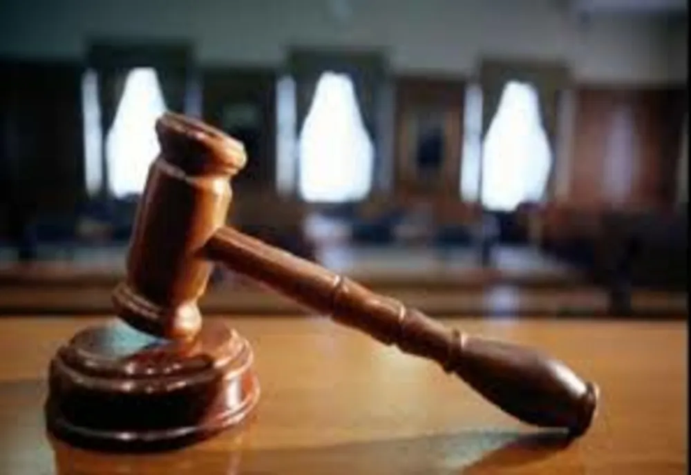 Doi afaceriști din Maramureș, trimiși în judecată pentru trafic de influență! Pentru modificarea buletinului de analiză toxicologică al fiului, unul dintre ei a fost dispus să plătească 3.000 de euro