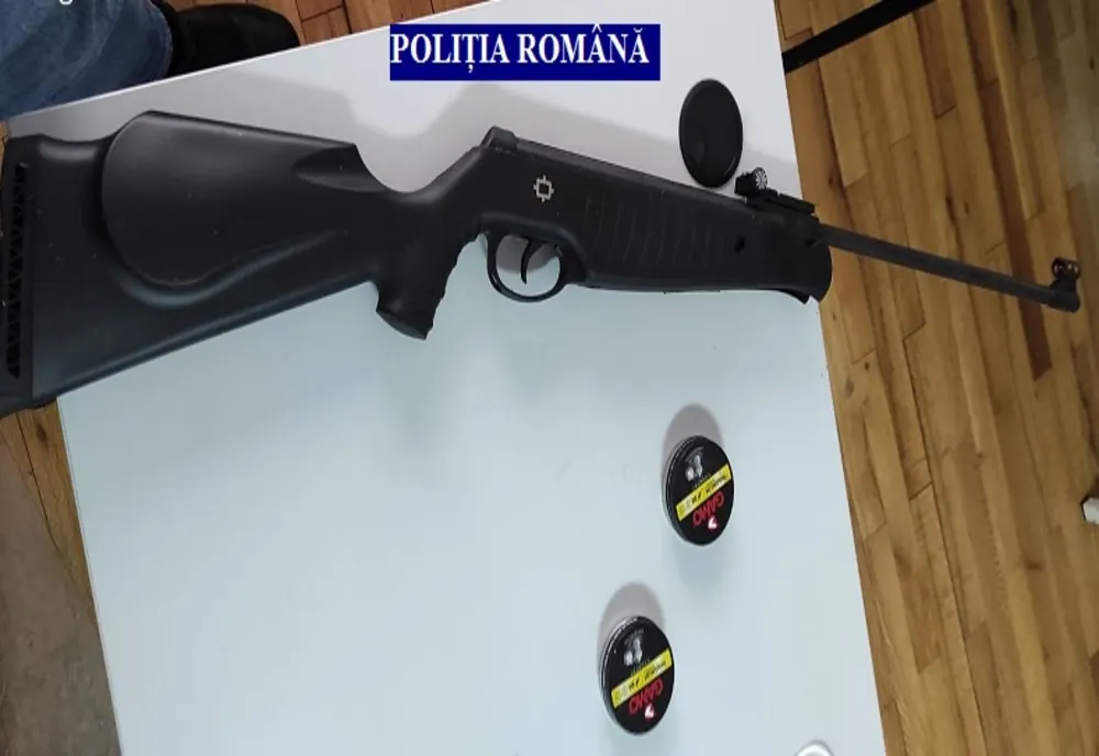 Bărbat din Borşa ameninţat de soţia lui cu arma de vânătoare