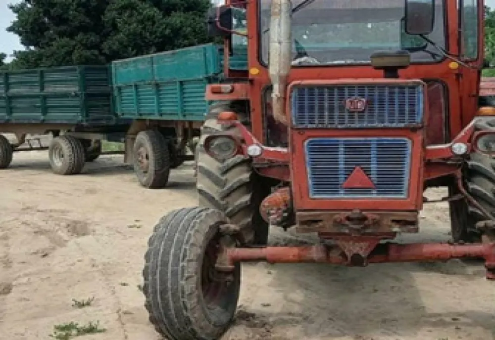 Grav accident de muncă în Ulmeni! Un bărbat a murit după ce a fost lovit cu tractorul de un sătmărean băut