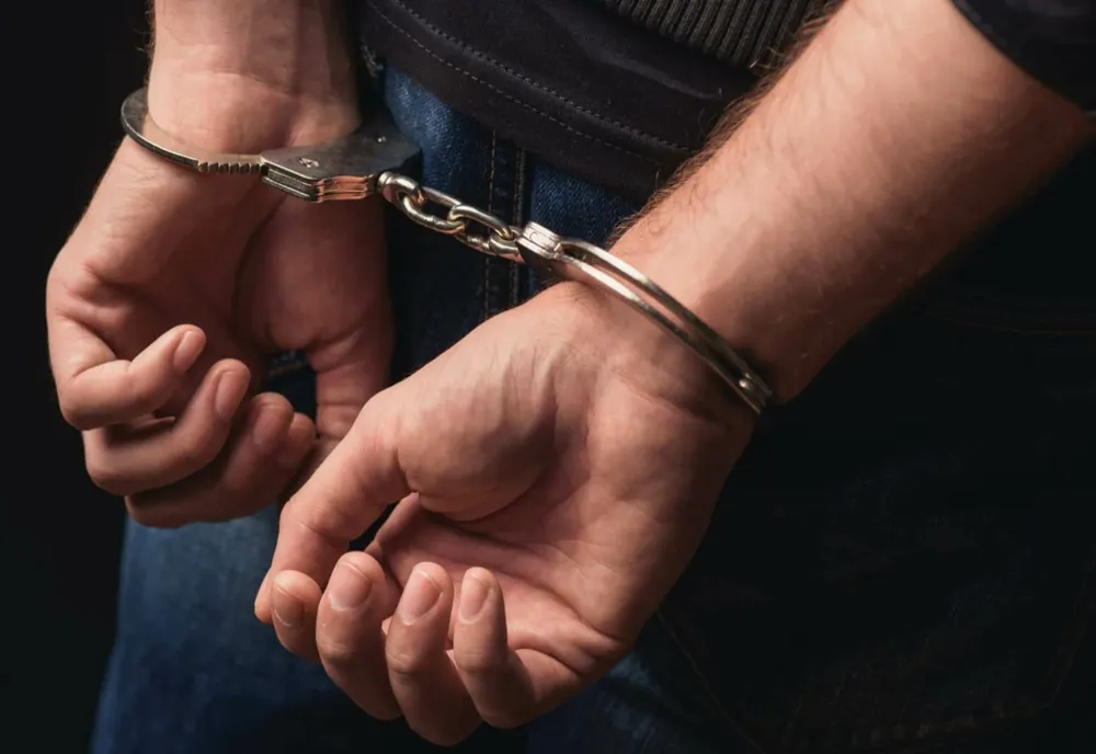 Un bărbat dat în urmărire europeană de autoritățile austriece a fost prins de poliţiştii din Leordina