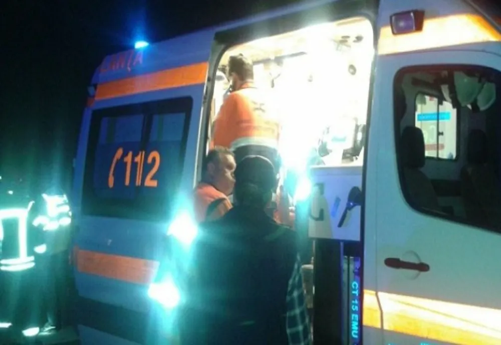 Trei bărbaţi cu cagule au bătut un bărbat într-un restaurant din Borşa! Victima a ajuns la Urgenţe