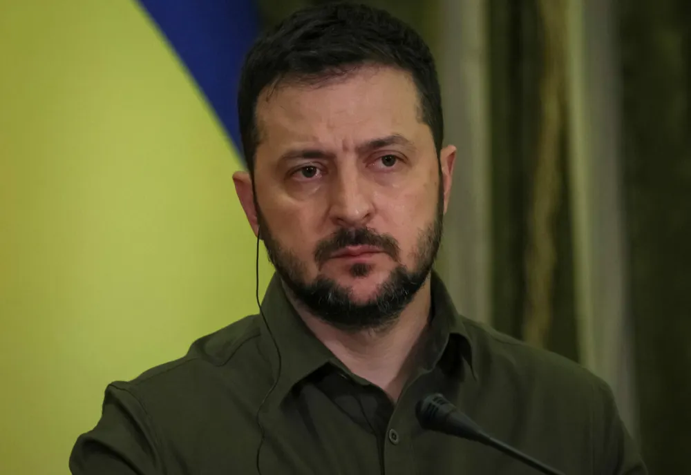 PREȘEDINTELE ZELENSKI ANUNȚĂ CĂ LUNI SE DEPLASEAZĂ LA WASHINGTON