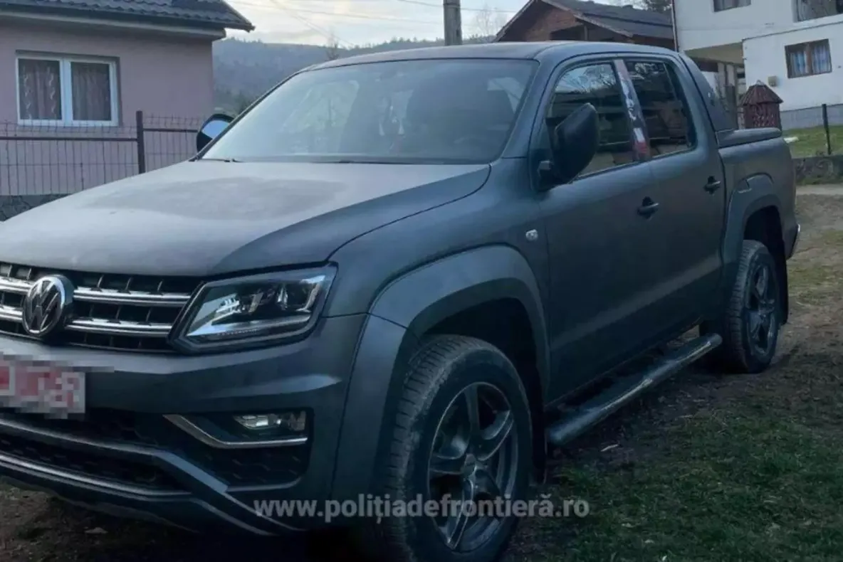 Autoturism furat din Austria, găsit de polițiști în Maramureș. Un alt caz, depistat la granița din Iași