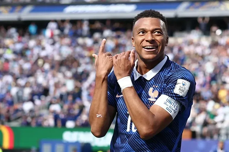 Kylian Mbappe se apropie de Messi în topul marcatorilor all-time de la Mondial. Reacția FIFA după recitalul francezului cu Irak