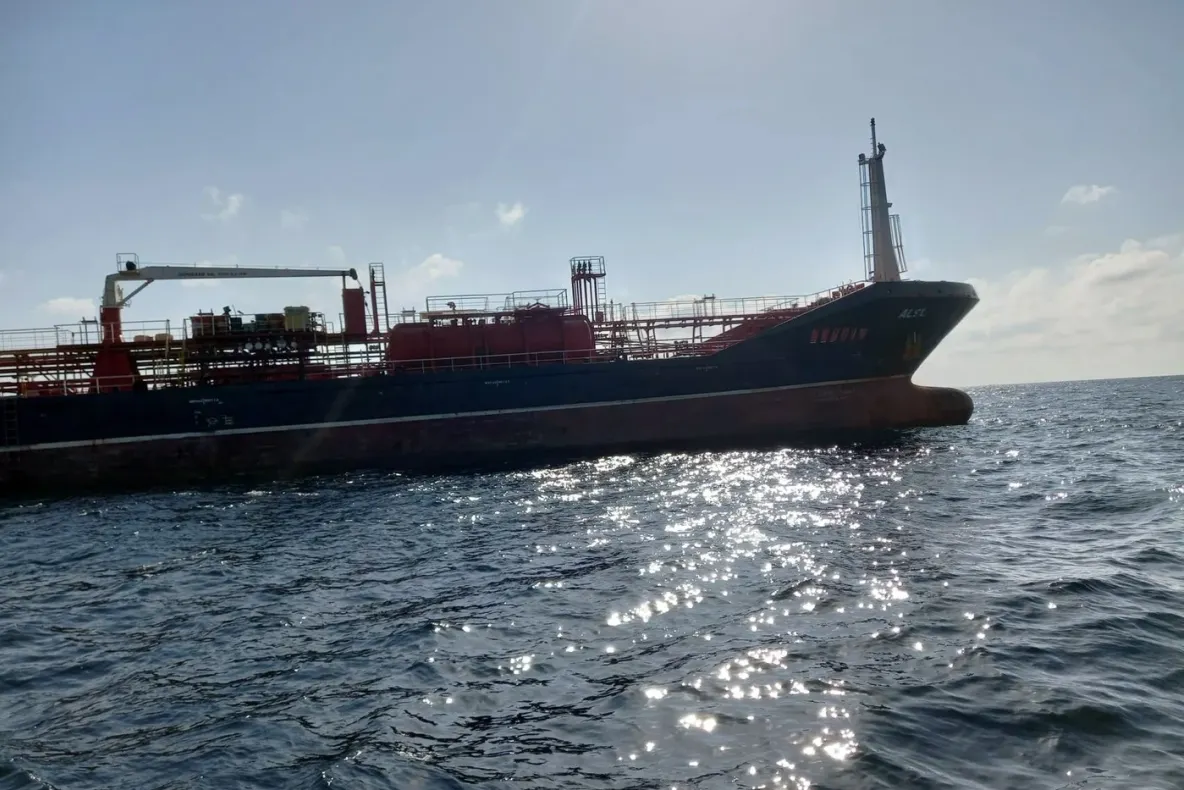 Navă lovită de o dronă în Marea Neagră, în apropiere de Sulina
