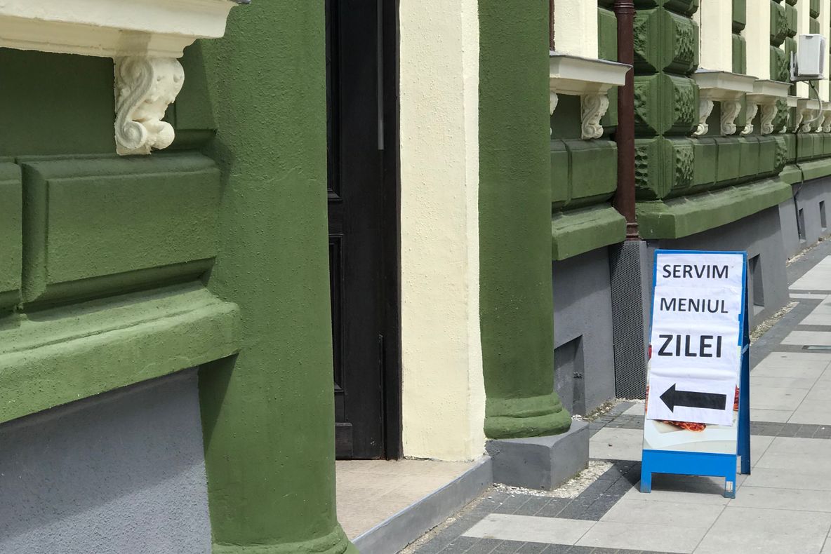 Cu“meniul zilei”... în Primăria Sighet