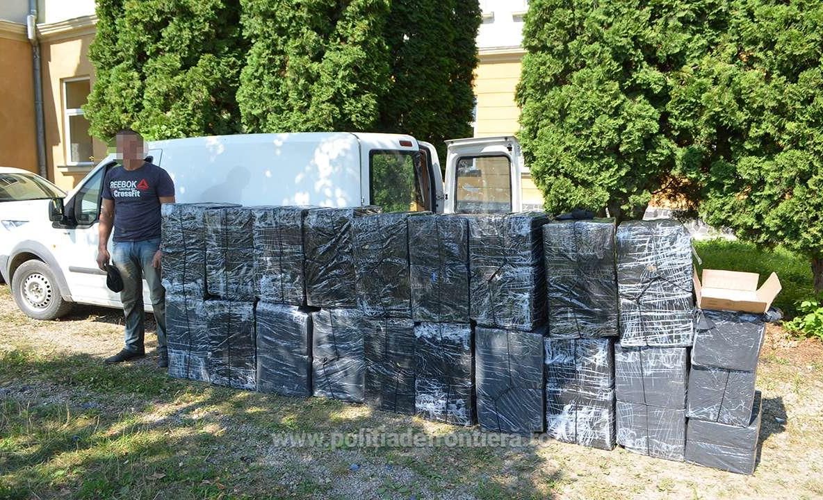 Autoturism plin cu țigări de contrabandă, depistat de polițiștii de frontieră