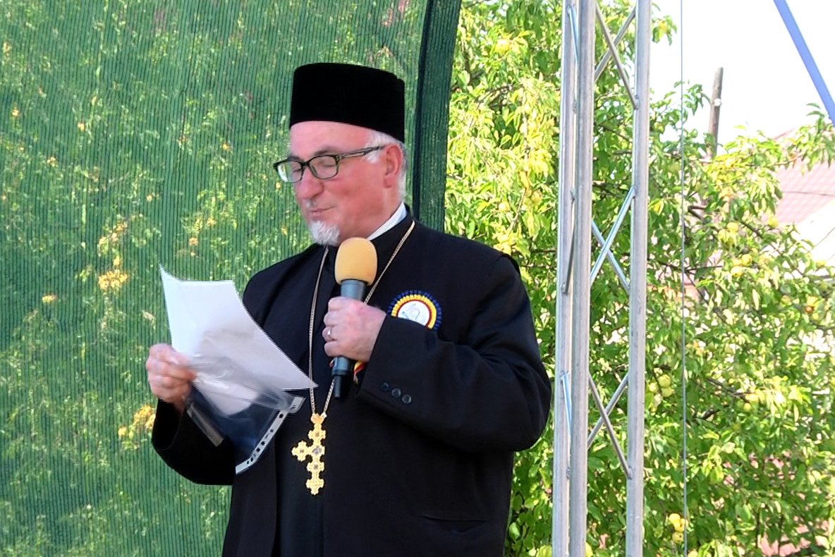 Preotul Gheorghe Urda a primit titlul de Cetățean de onoare al comunei Bârsanei