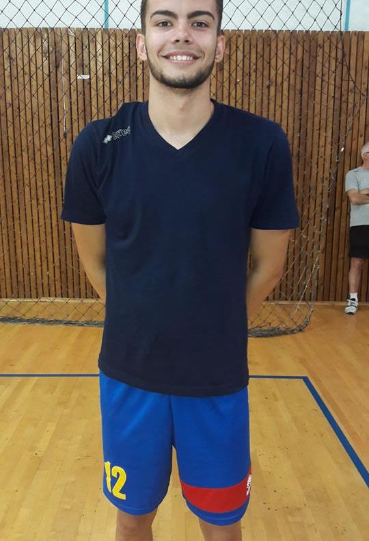 Știința Explorări a transferat un component al naționalei de tineret