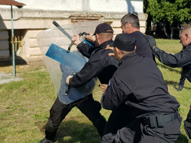 Stagiu de pregatire pentru luptătorii Serviciilor de Acţiuni Speciale Maramureş şi Satu Mare