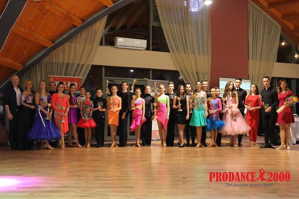 Dansatorii de la Prodance se pregătesc intens pentru o noua competiţie