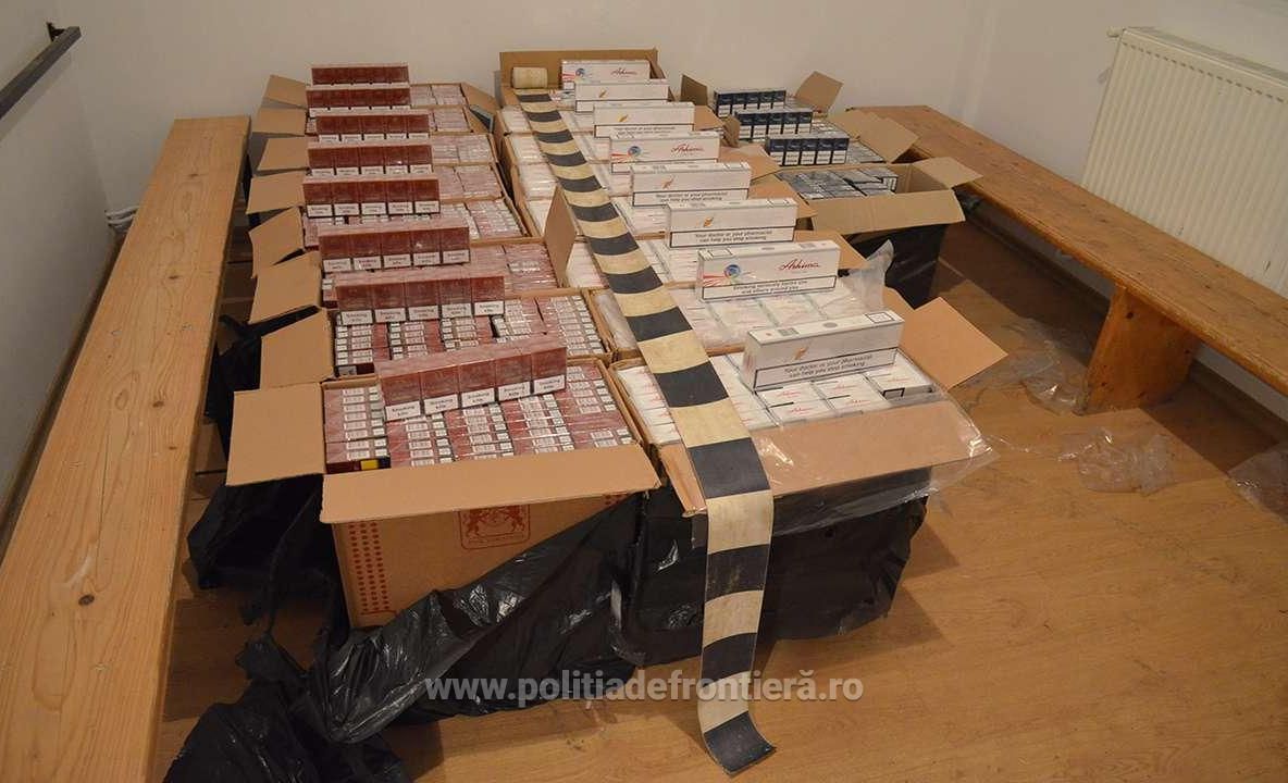Aproximativ 20.000 de pachete cu țigări, confiscate la frontiera de nord