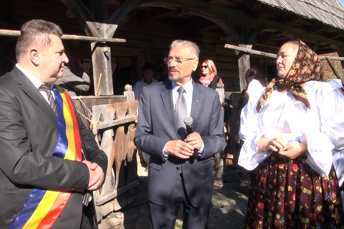 Fostul președinte al României, Emil Constantinescu, a vizitat  comuna Giulești din județul Maramureș