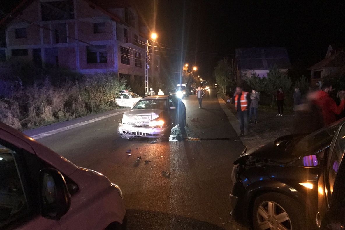 Un bărbat fără permis și cu alcoolemie de 1.40 mg/l în aerul expirat a provocat un accident cu cinci victime