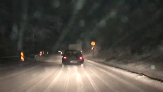 PREGĂTIRI PENTRU IARNĂ: Secția de Drumuri Naționale Baia Mare are 62 de utilaje de intervenție. În stoc, peste 2200 tone de sare