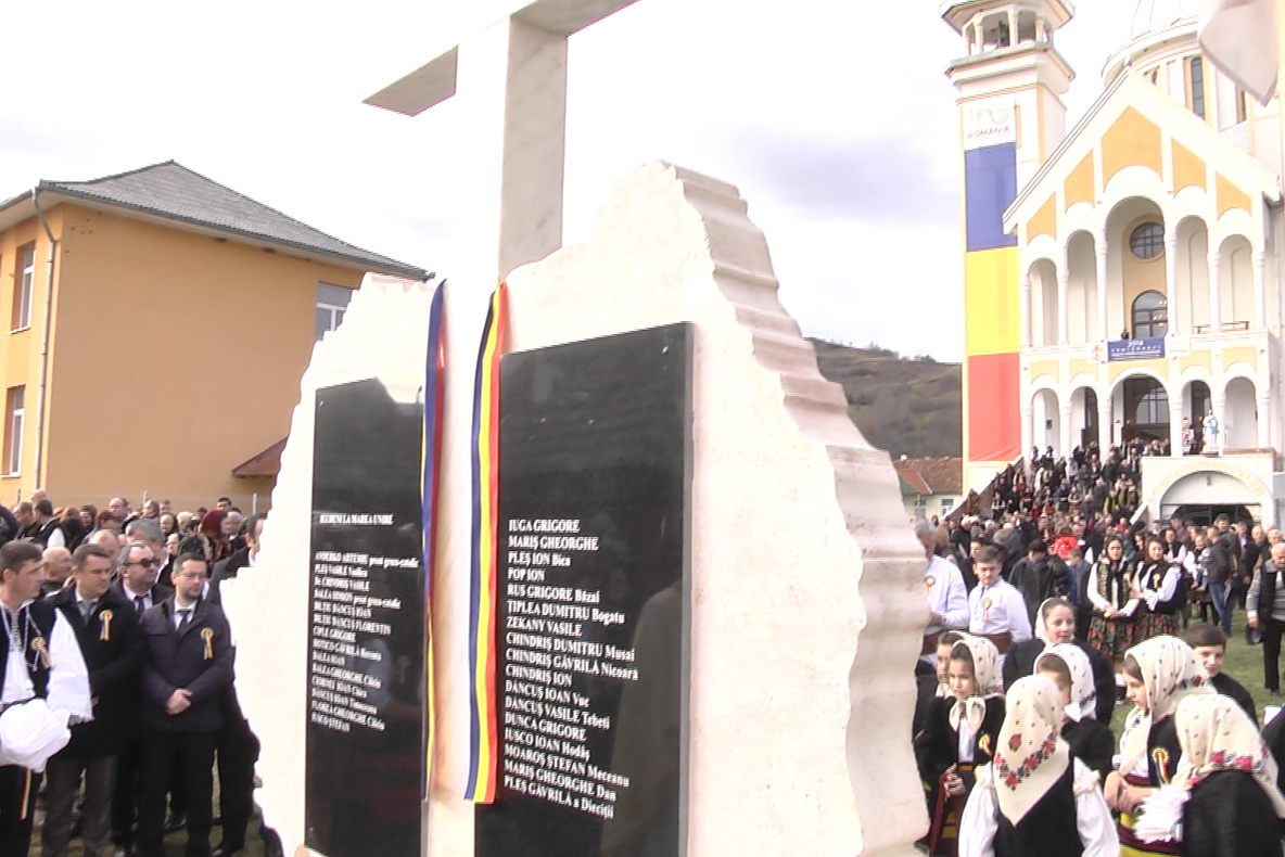 A fost sfințit monumentul ”Centenarul Marii Uniri și al victimelor regimului comunist” din Ieud