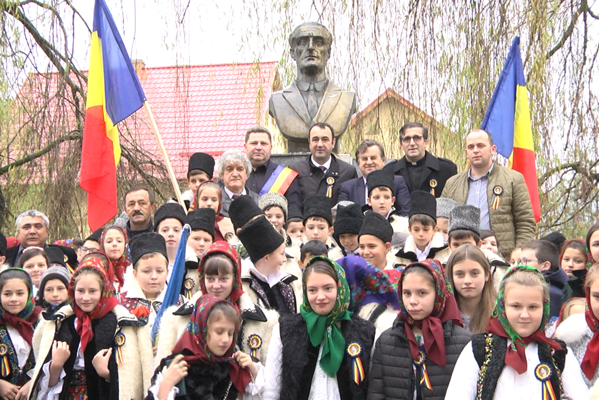 Lecție de istorie la monumentul lui Ilie Lazăr din Giulești