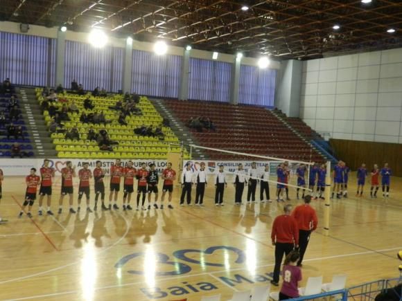 VOLEI: Știința Explorări - Dinamo 1-3